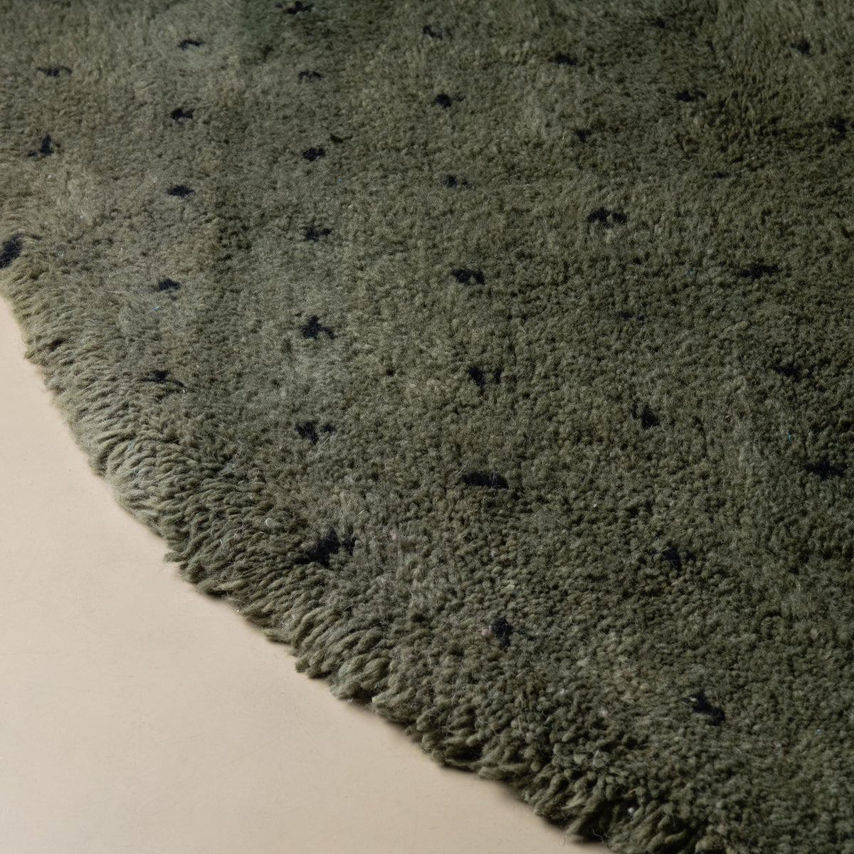 Noujoum Vert Militaire Rond - Tapis Berbère shaggy