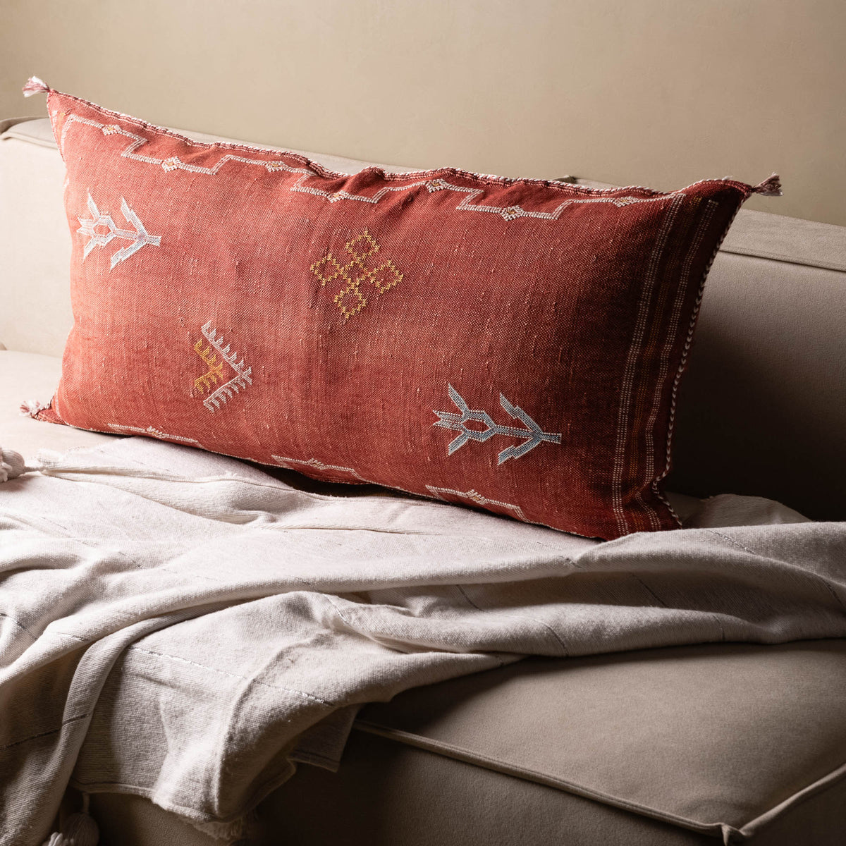 Coussin Rouge en soie de cactus