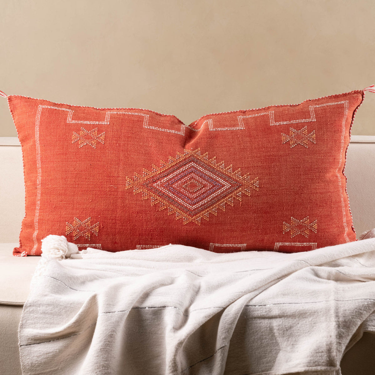 Coussin Rouge en soie de cactus
