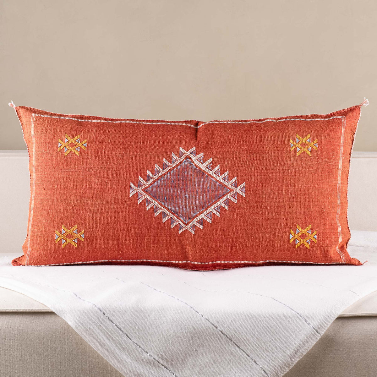 Coussin Rouge en soie de cactus