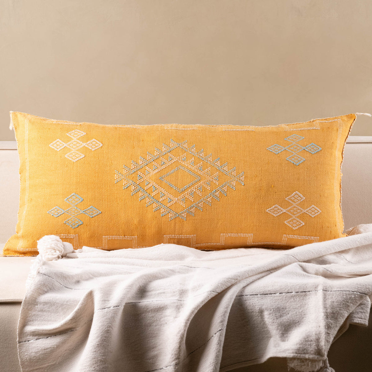 Coussin Jaune en soie de cactus