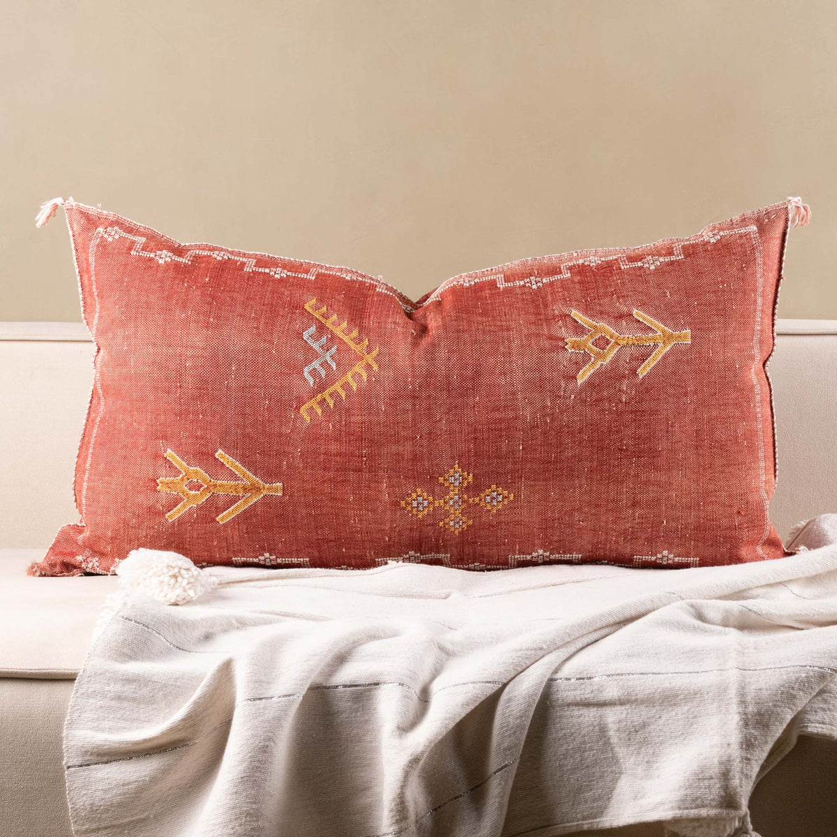 Coussin Rouge en soie de cactus