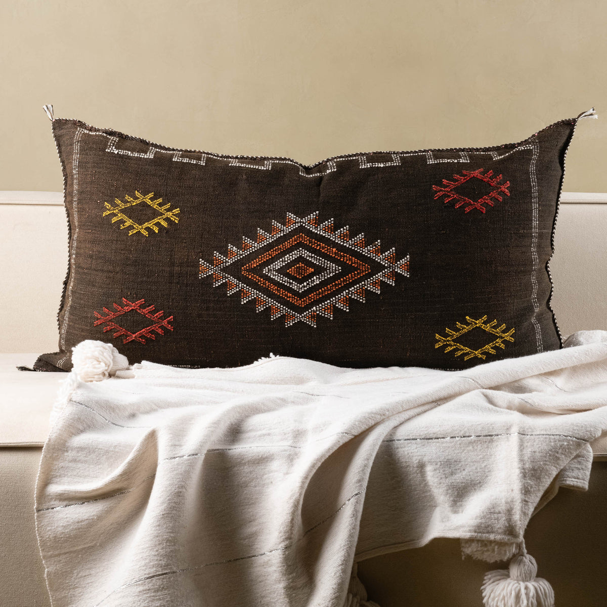 Coussin Marron en soie de cactus
