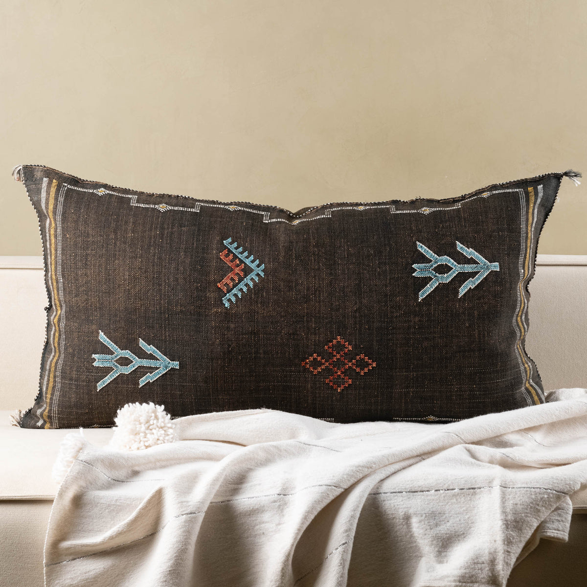 Coussin Marron en soie de cactus