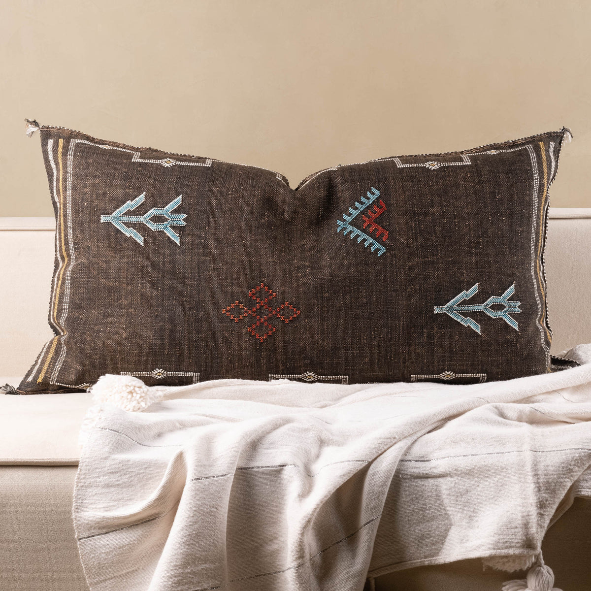 Coussin Marron en soie de cactus