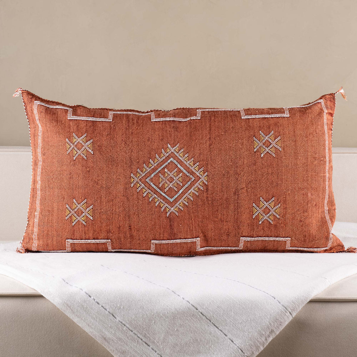 Coussin Rouge en soie de cactus