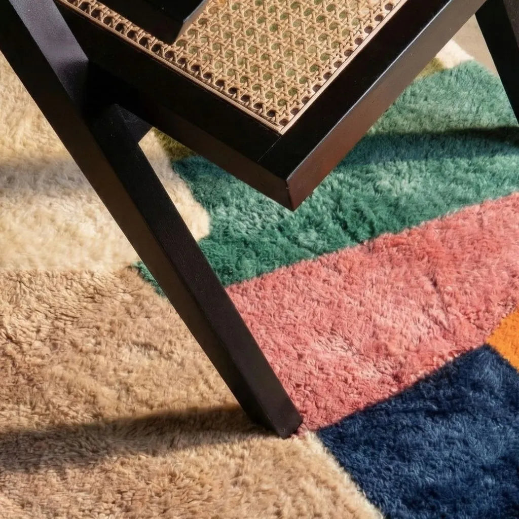 Éclats chromatiques - Luxueux tapis Berbère shaggy