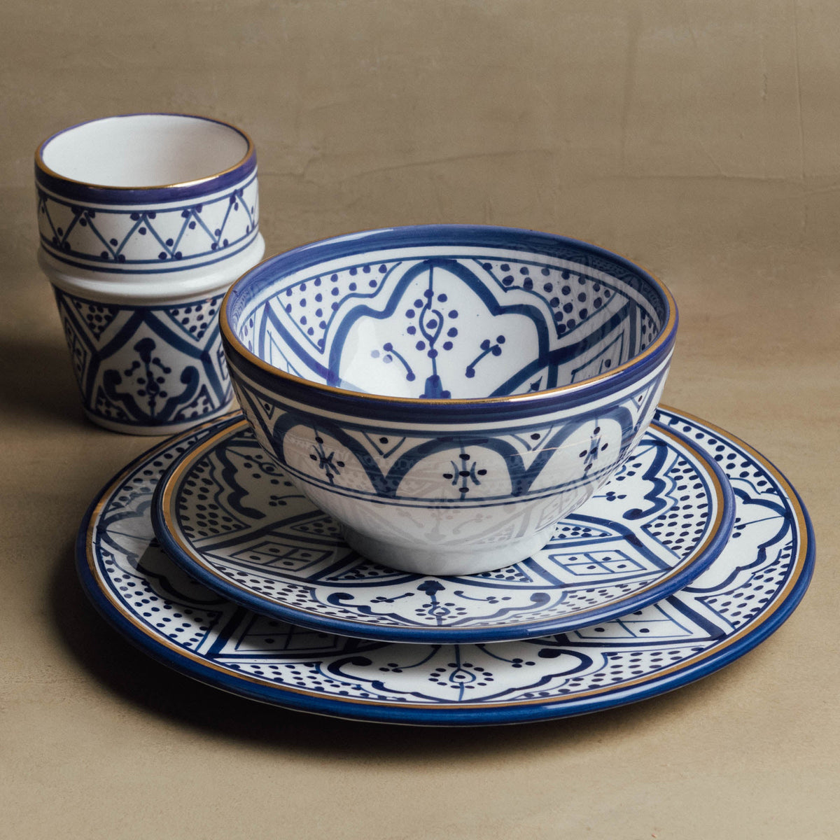 Fès Royal Azur - Vaisselle Marocaine Ornée d'Accents en Or 12 Carats