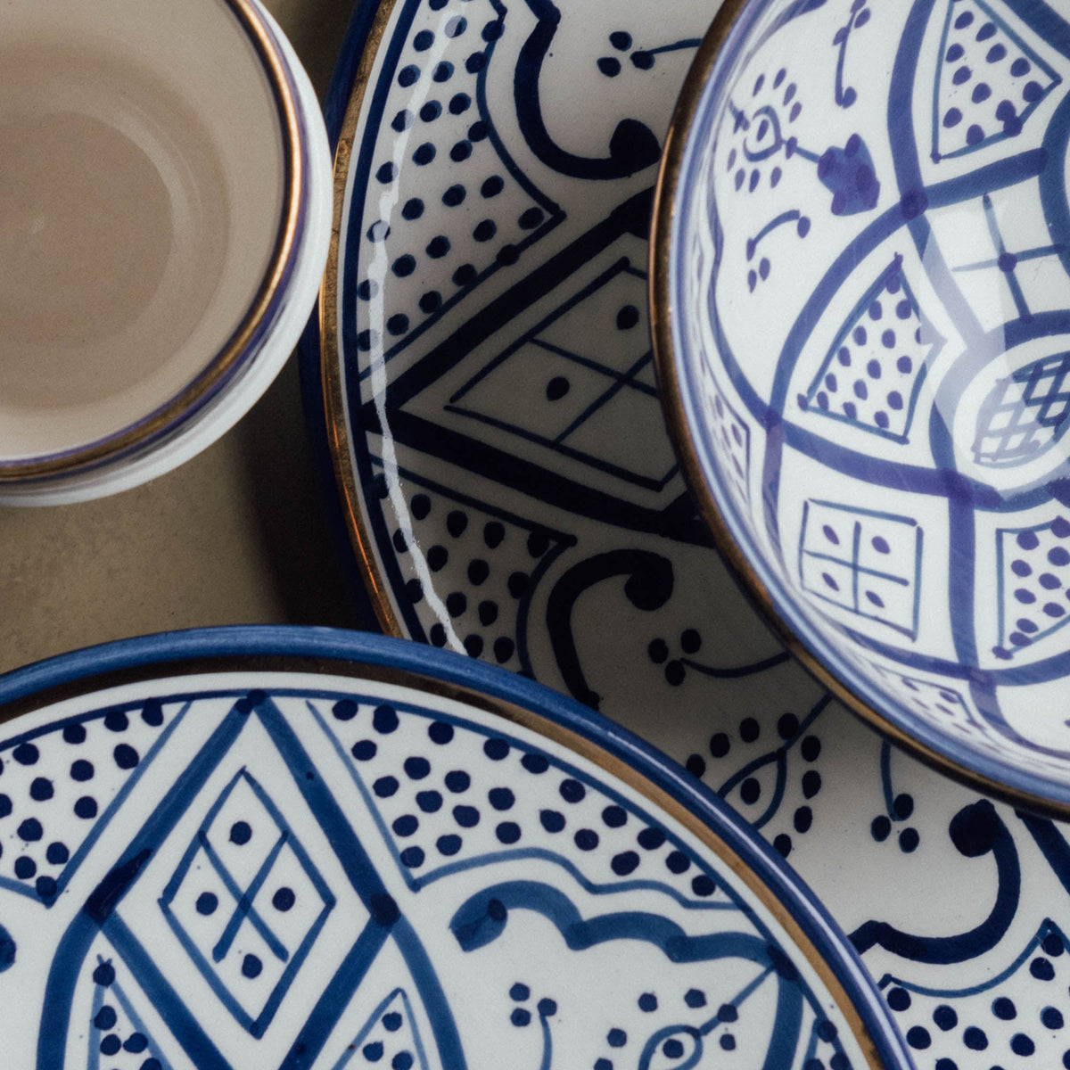 Fès Royal Azur - Vaisselle Marocaine Ornée d'Accents en Or 12 Carats