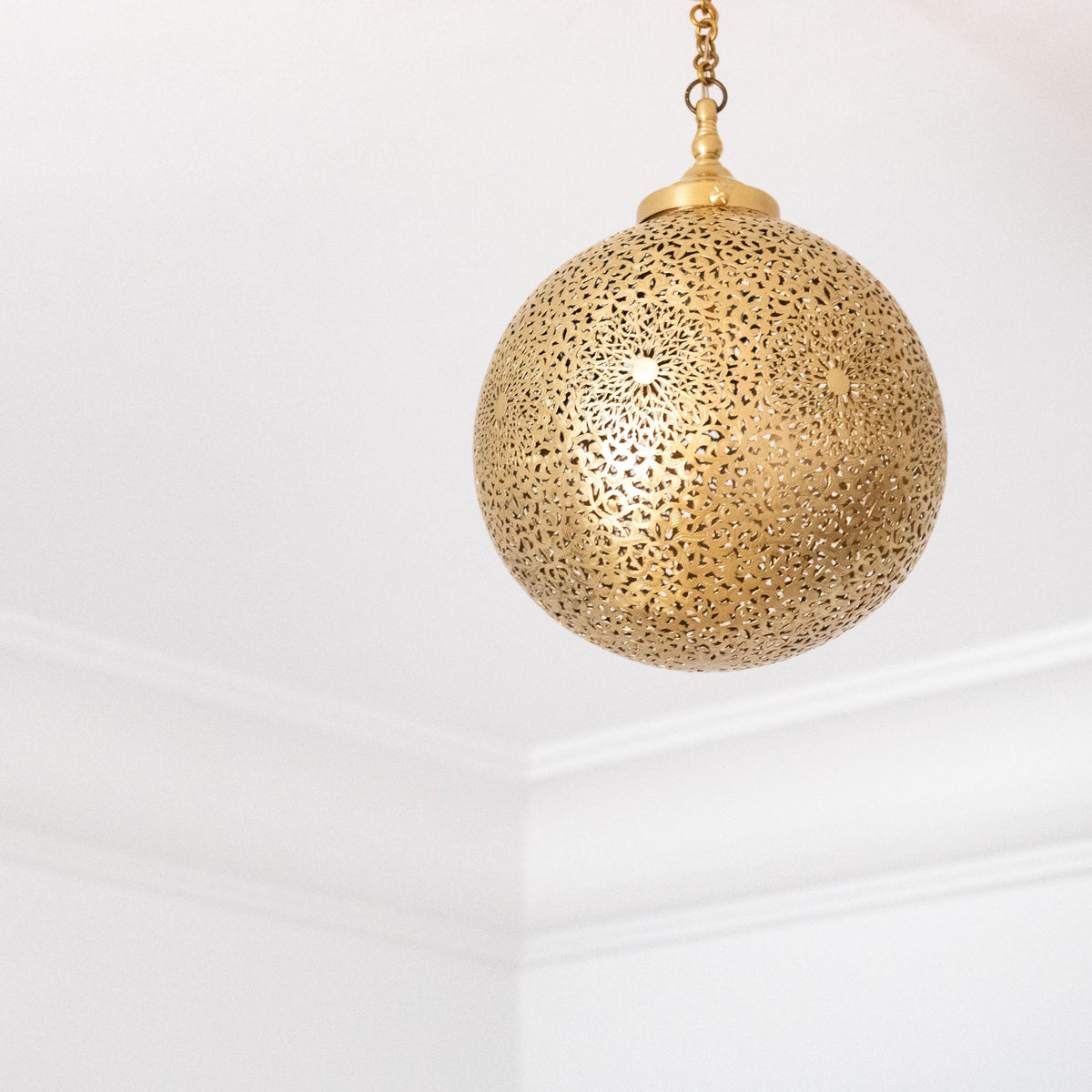 Manar - Lustre Marocain suspendu