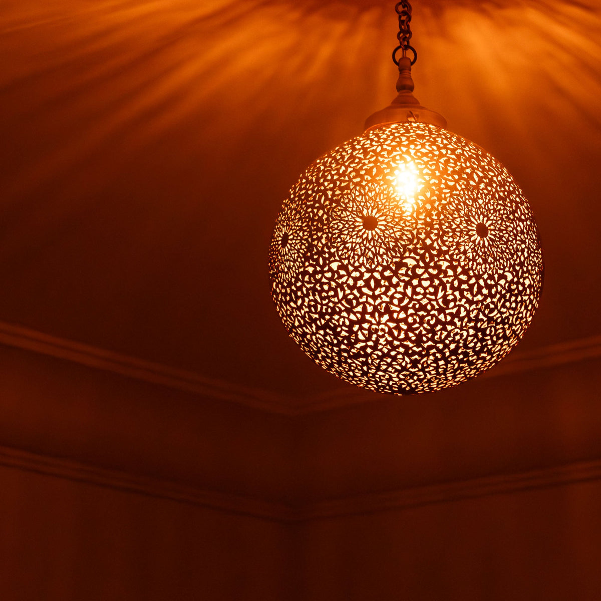 Manar - Lustre Marocain suspendu