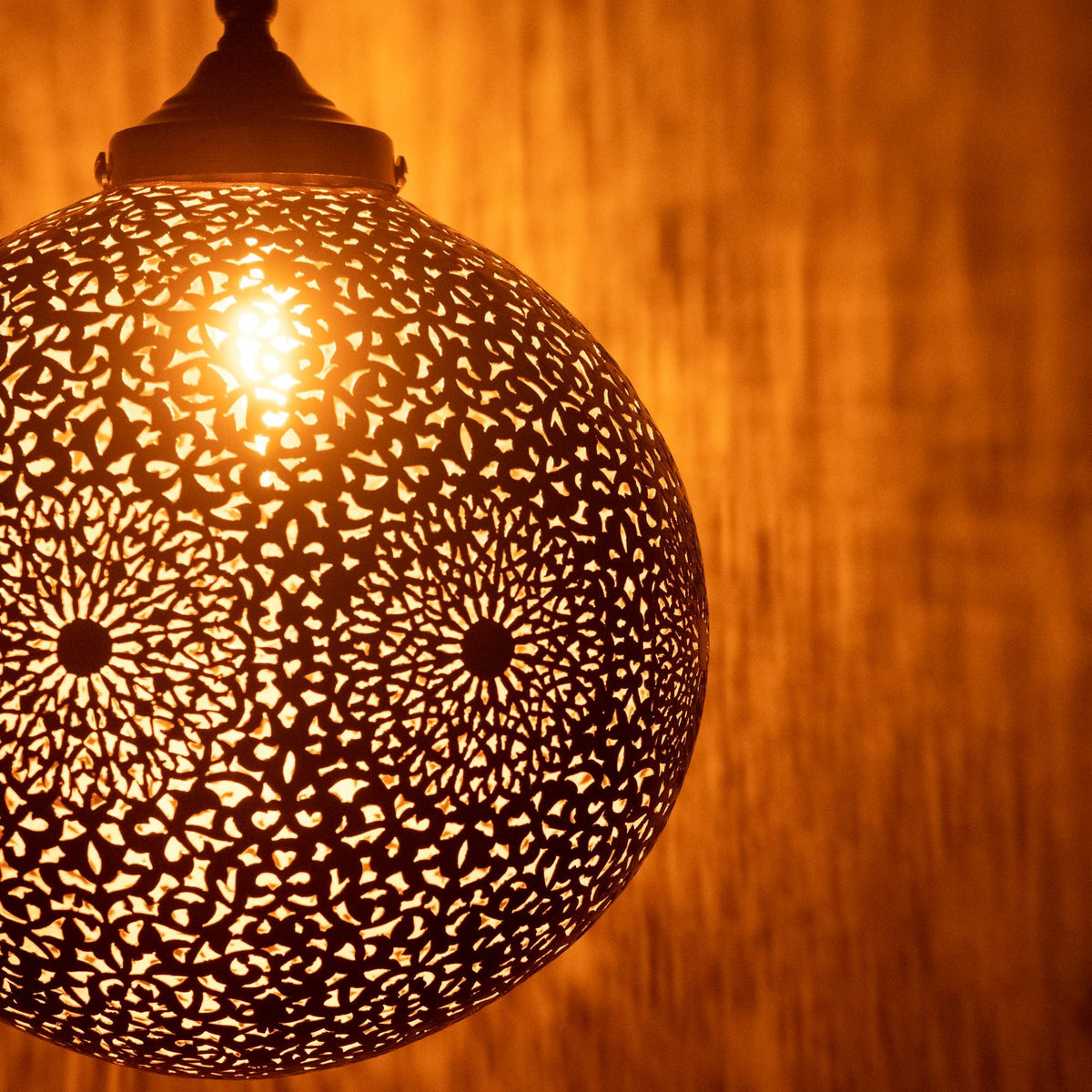 Manar - Lustre Marocain suspendu