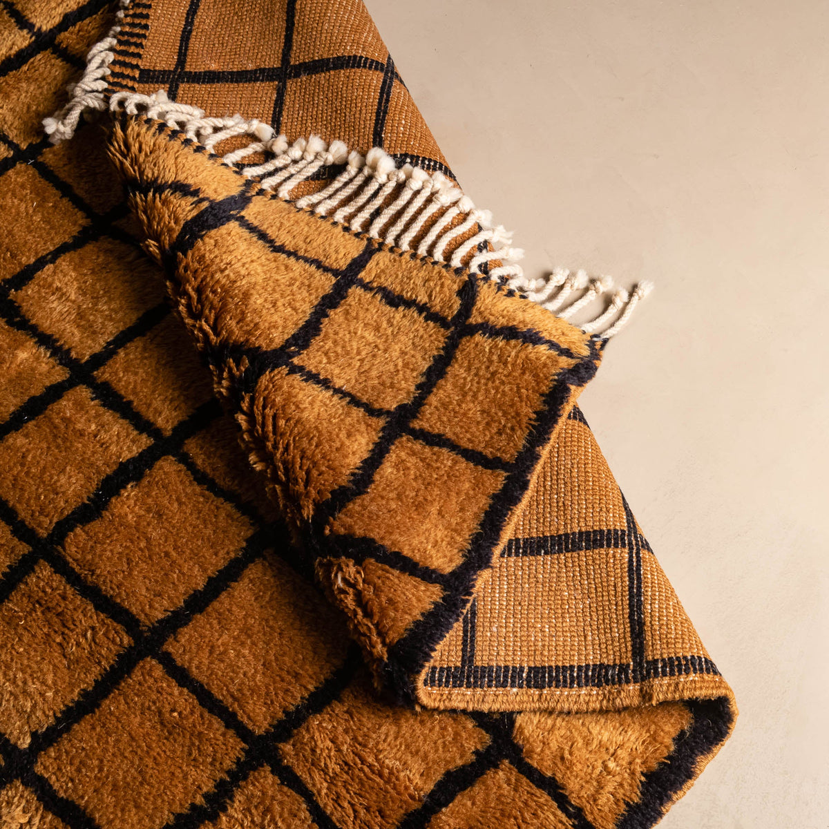 Grille Bronzienne - Luxueux tapis Berbère shaggy
