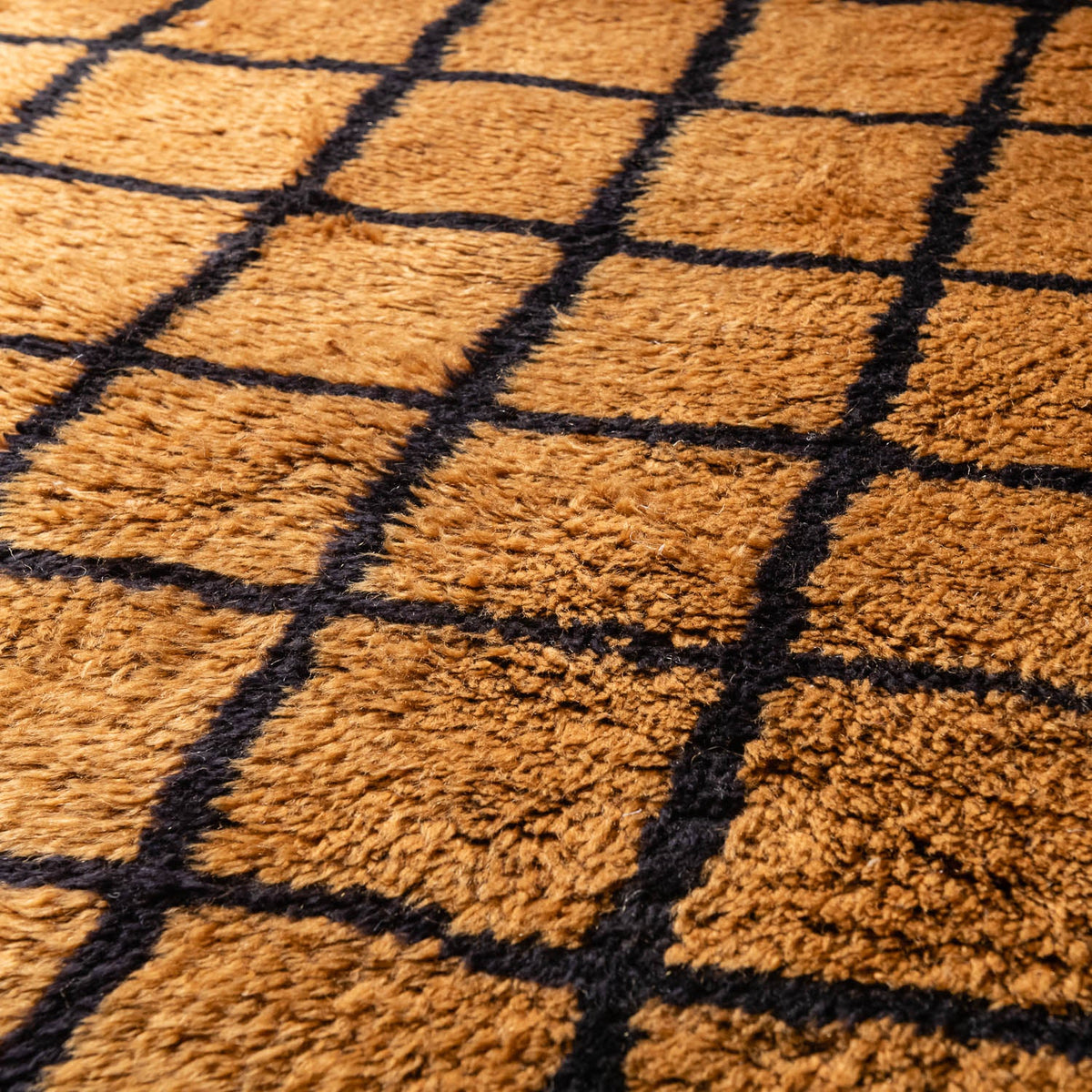 Grille Bronzienne - Luxueux tapis Berbère shaggy