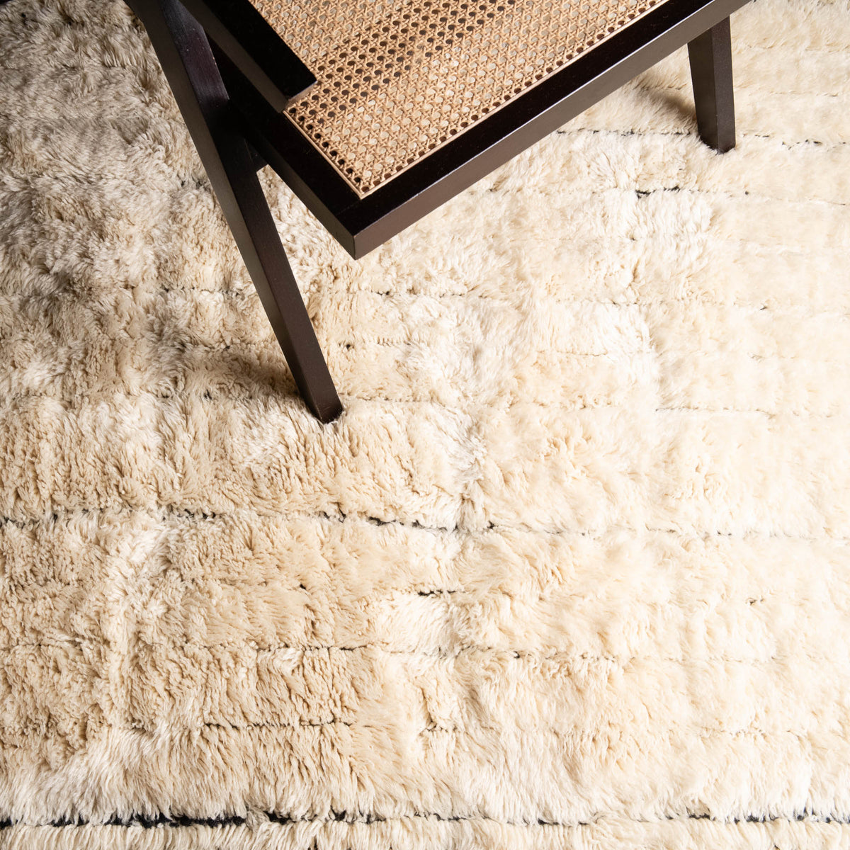 Monochrome Mélodique - Luxueux tapis Berbère shaggy