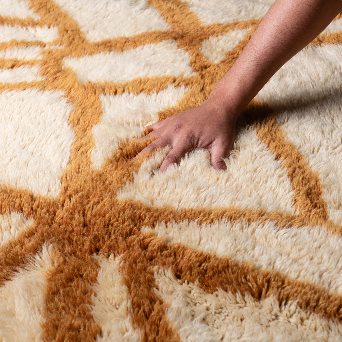 Intersections D'or - Luxueux tapis Berbère shaggy