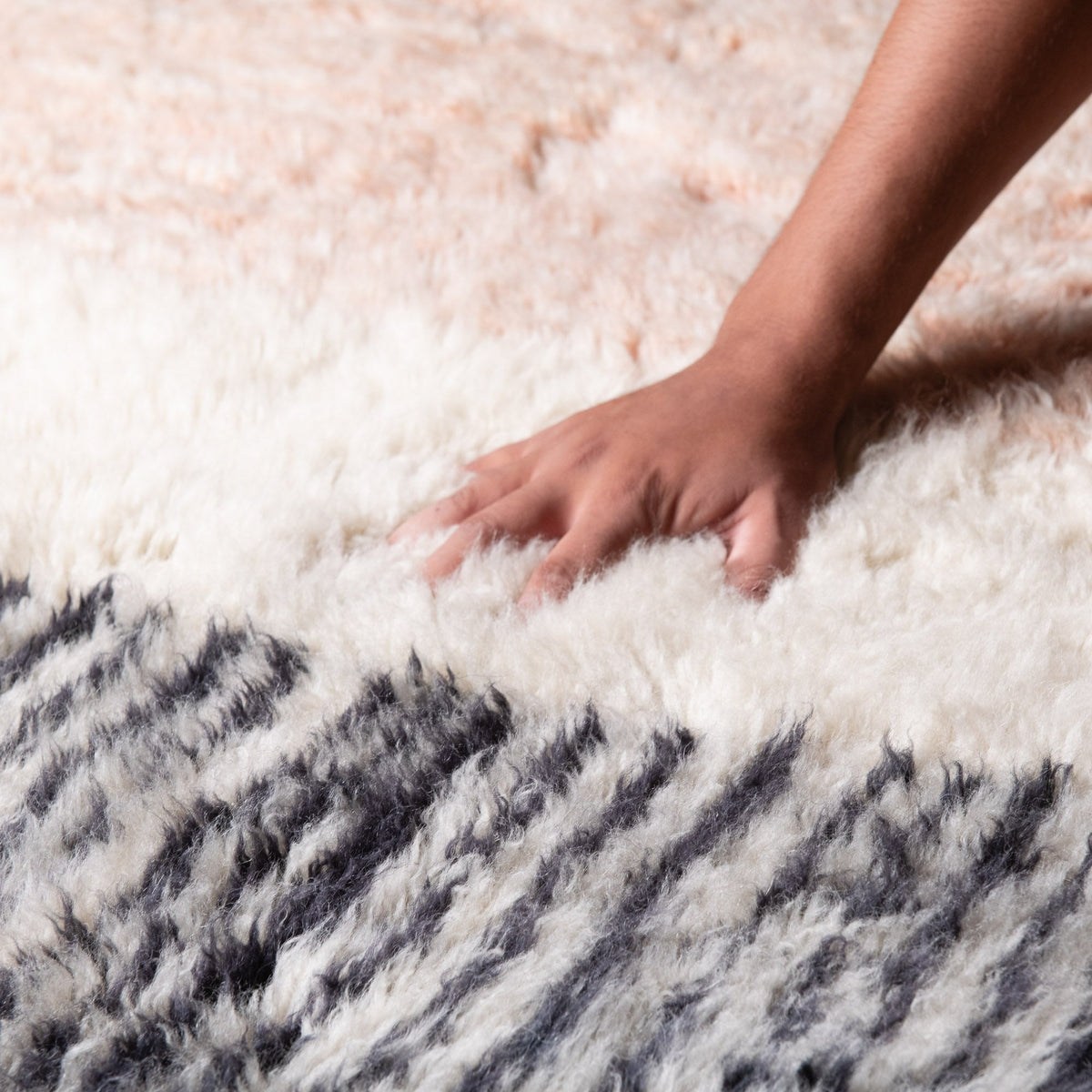 Blush Divide - Luxueux tapis Berbère shaggy