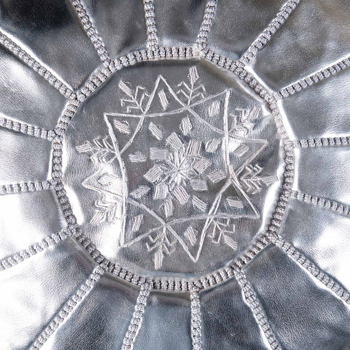 Pouf Marocain Authentique en cuir - Argent