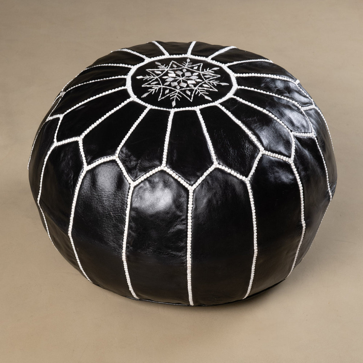 Pouf Marocain Authentique en cuir - Noir