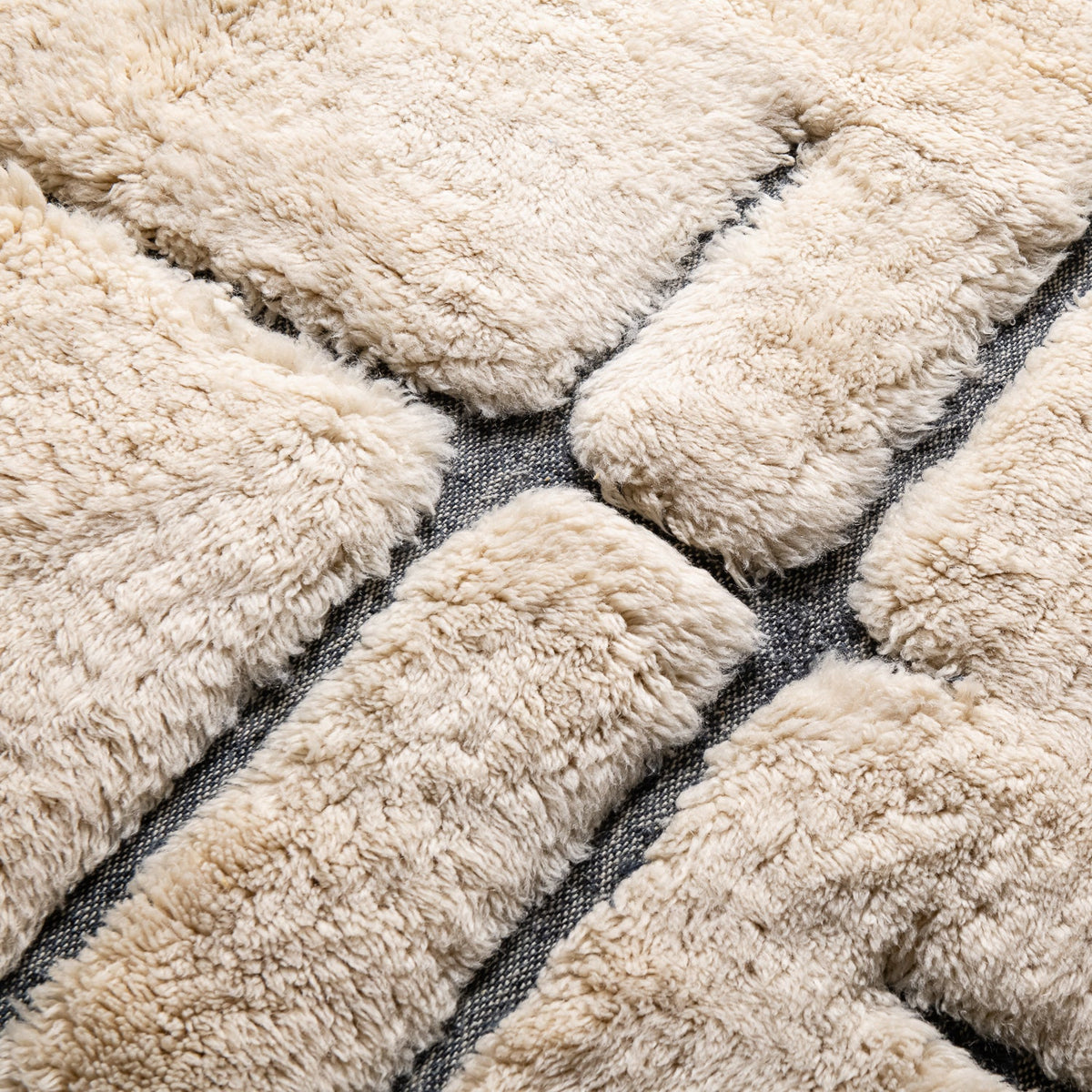 Lignes chuchotées - Luxueux tapis Berbère shaggy
