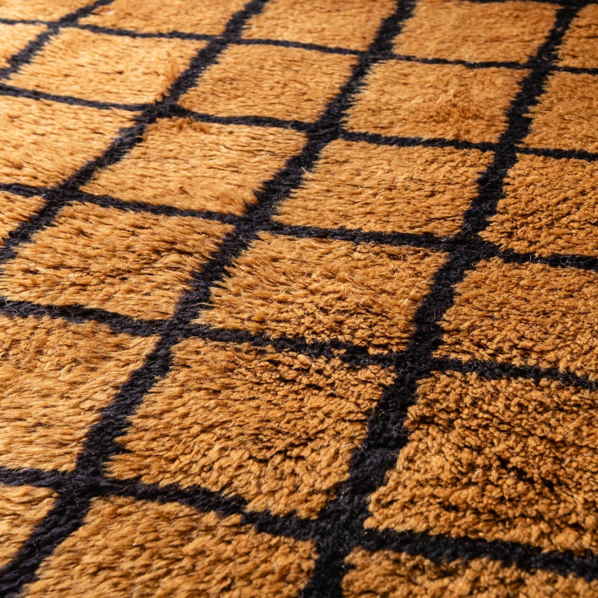Grille Bronzienne Rond - Luxueux tapis Berbère shaggy