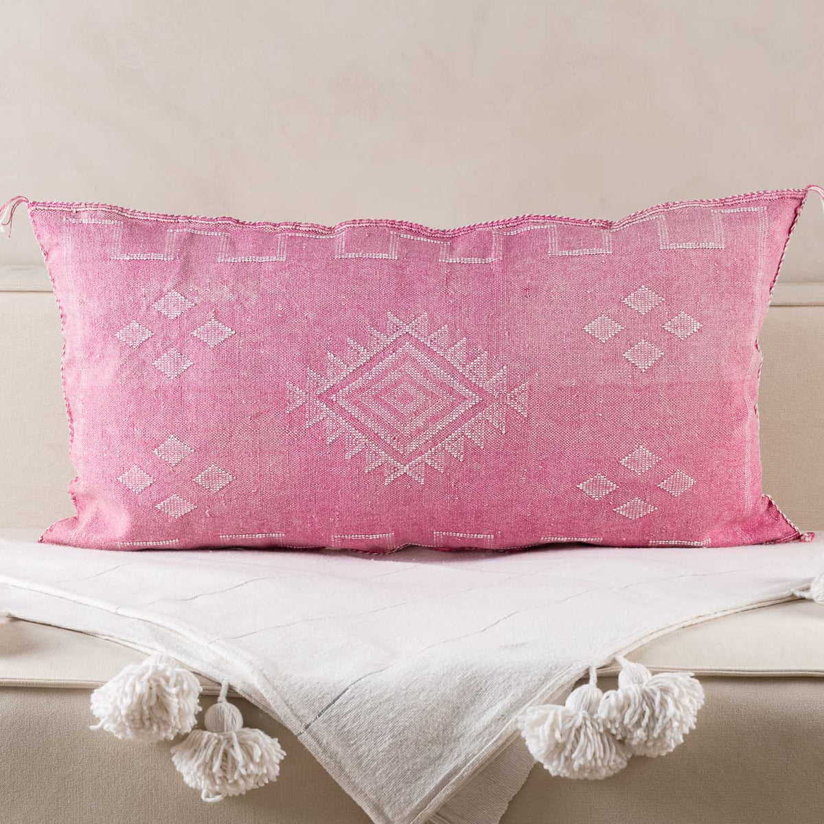 Coussin Rose en soie de cactus