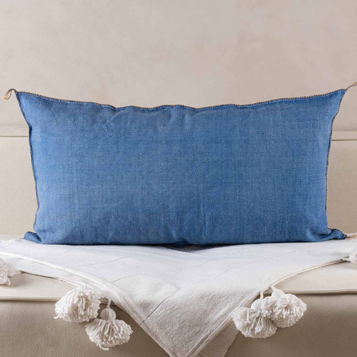 Coussin Bleu en soie de cactus