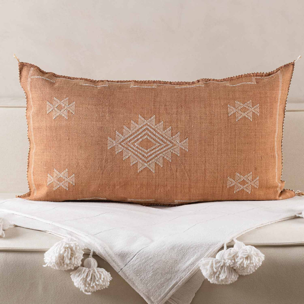 Coussin Marron en soie de cactus