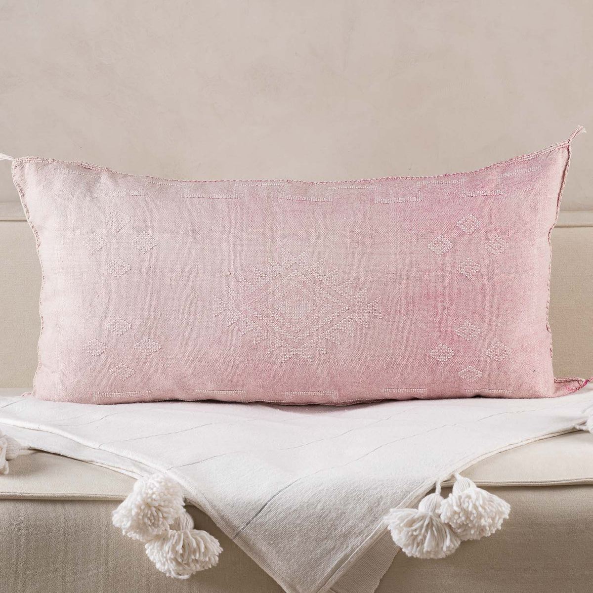 Coussin Rose en soie de cactus