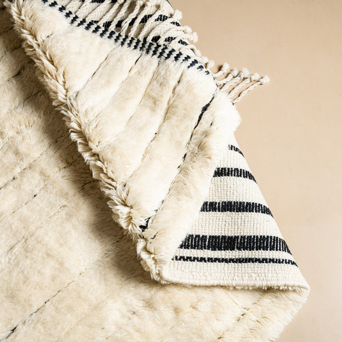 Monochrome Mélodique - Luxueux tapis Berbère shaggy