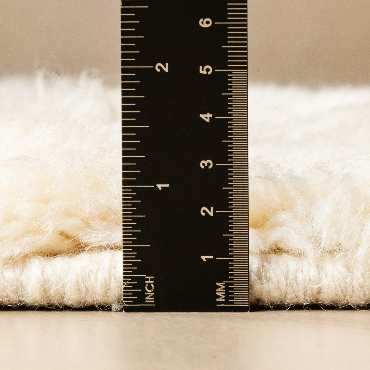 Monochrome Mélodique - Luxueux tapis Berbère shaggy