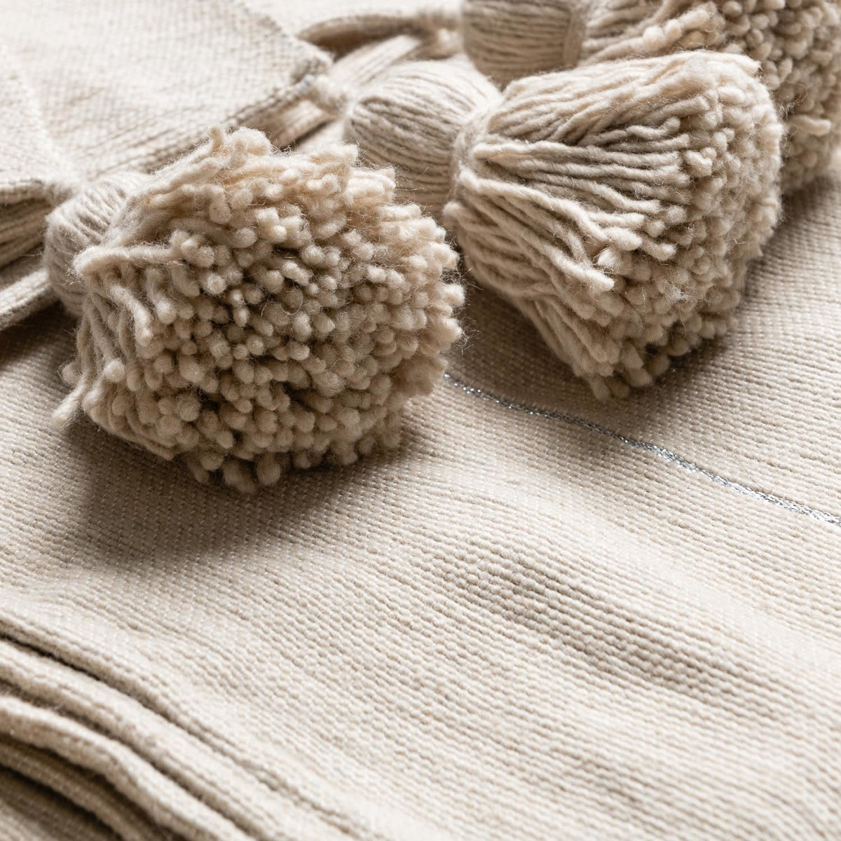 Couverture Pompon Beige et Argent - 290 x 190 cm - Moroccan 