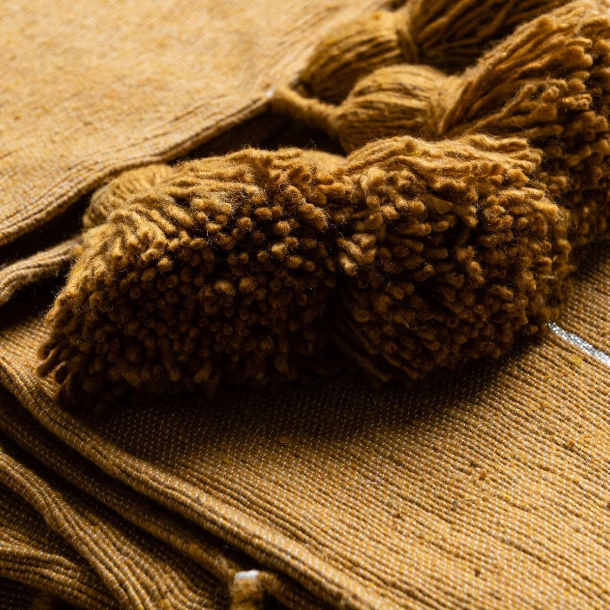 Couverture Pompon Jaune et Argent - 290 x 190 cm - Moroccan 