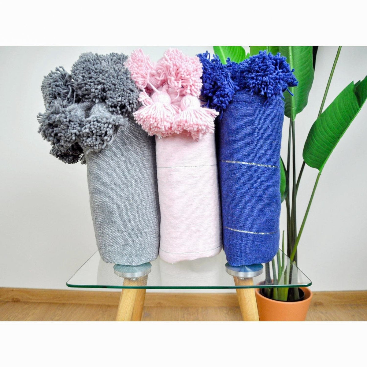 Couverture Pompon Rose et Argent - 280x190 cm - Moroccan 