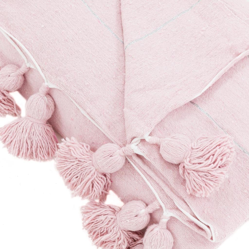 Couverture Pompon Rose et Argent - 280x190 cm - Moroccan 